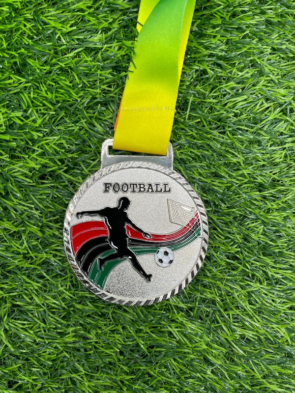ميدالية كرة قدم فضي 6.5cm جديد 2024 #