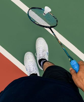 ملابس وبندات الشعر 