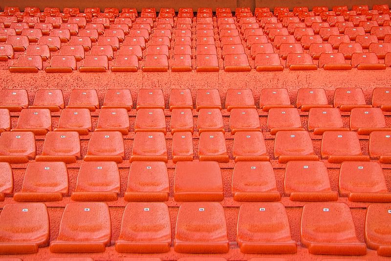 مقعد جمهور بلاستيك صيني أحمر ✓