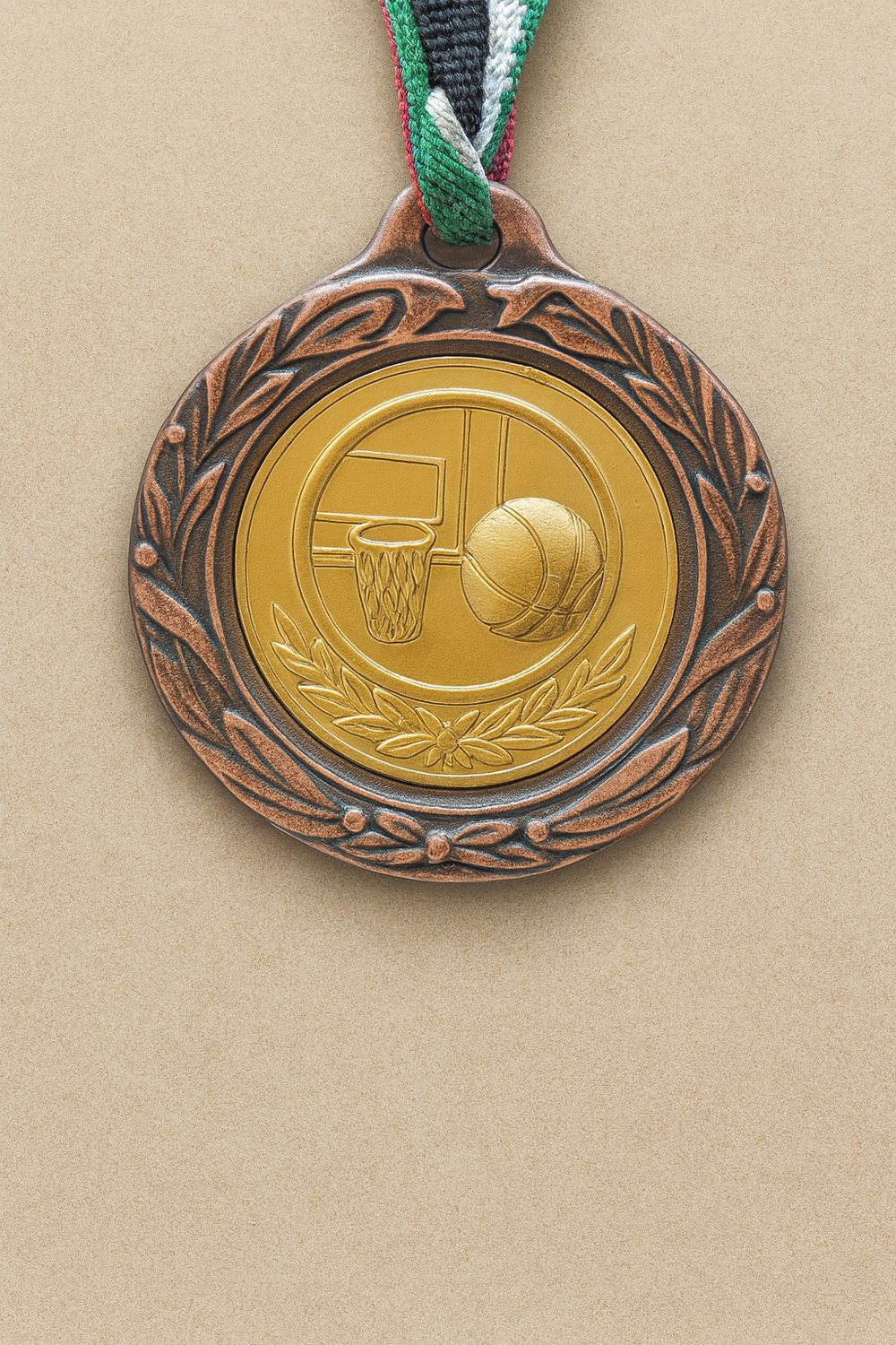 ميدالية مع قشرة كرة السلة #