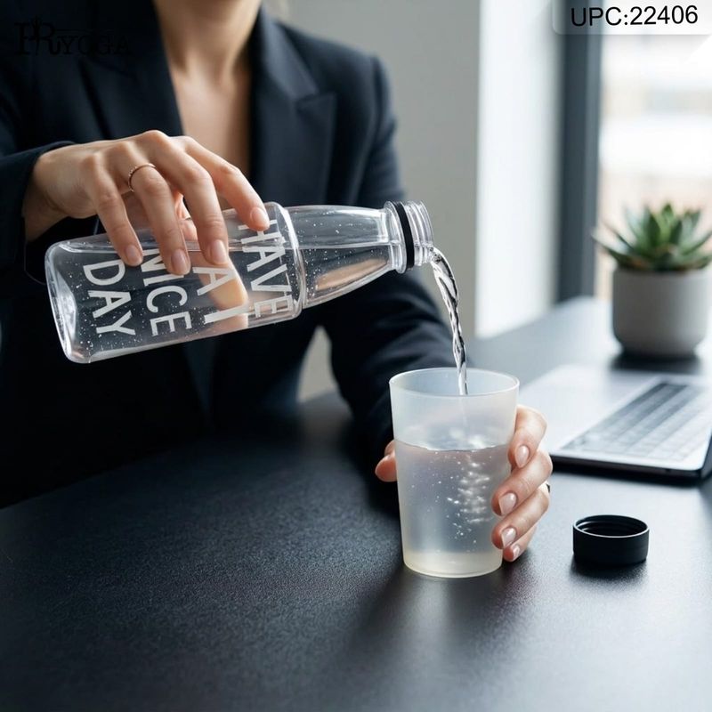 مطرة مياه شفاف مع كاسة @