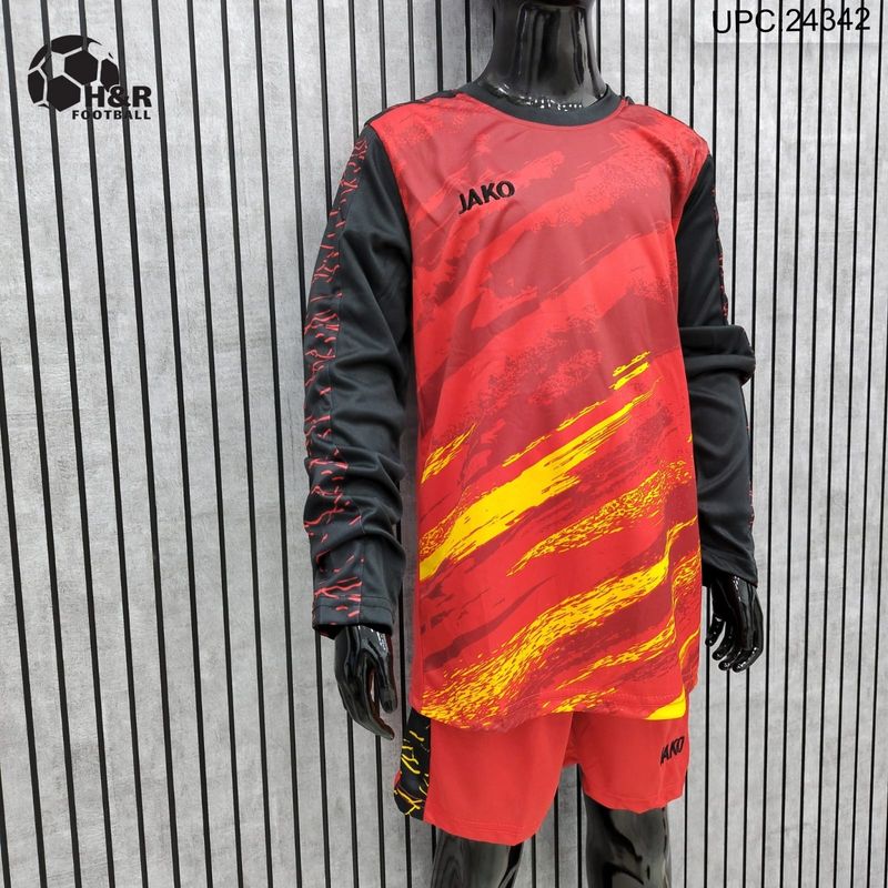 طقم كم طويل ولادي أحمر JAKO✓