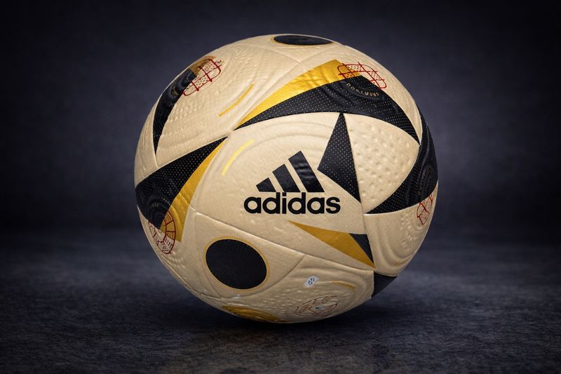 كرة قدم ADIDAS ✓