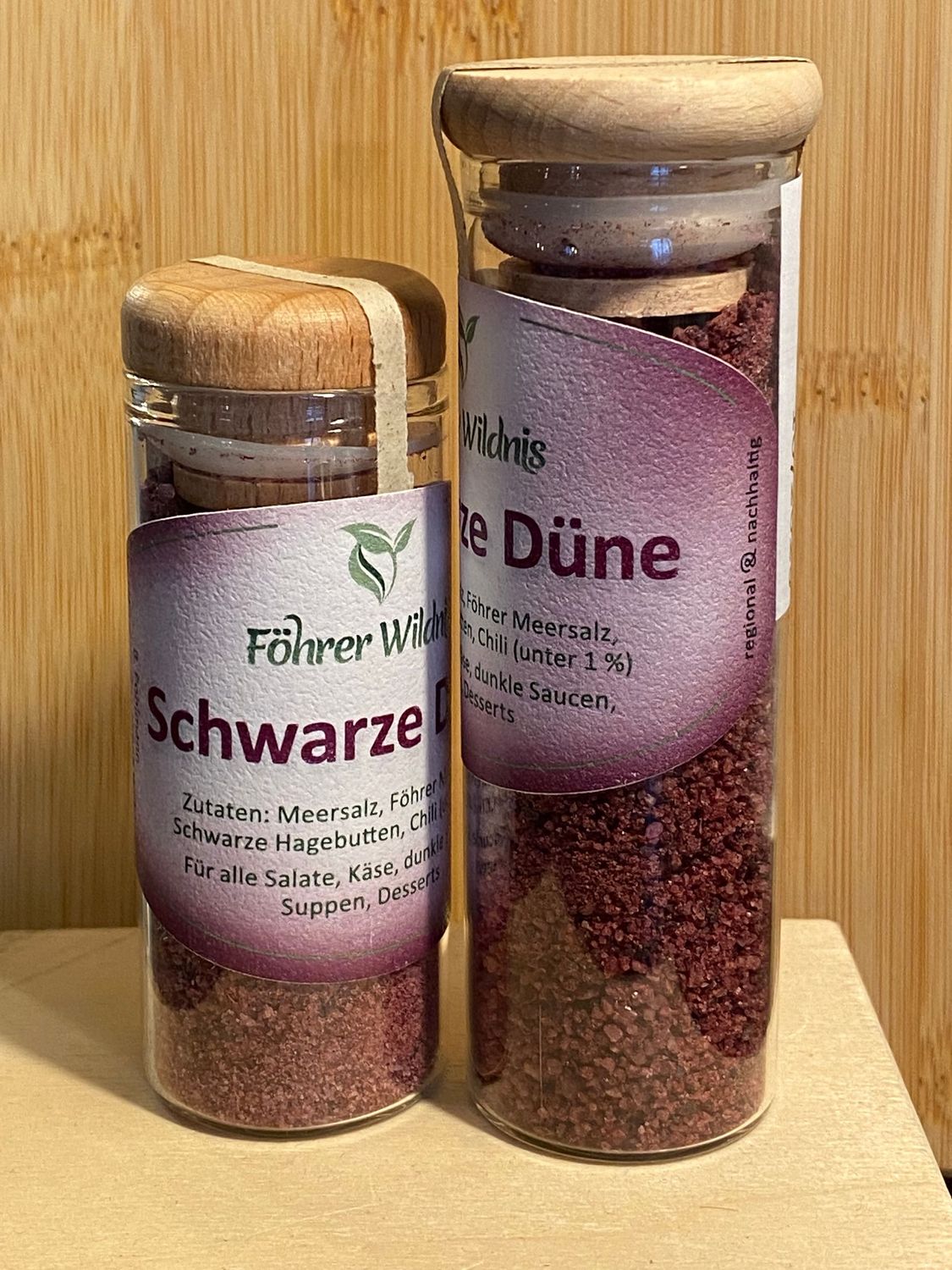 Rarität: Gewürzsalz  Schwarze Düne - Hagebutte mit einem Hauch Chili  - 40 g