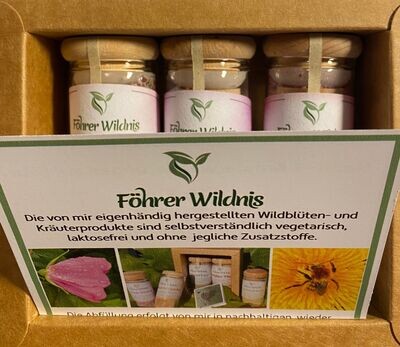 Salze als Geschenk 3er Set große Gläser (insgesamt 115-125 g) aus dem verfügbaren Sortiment frei wählbar. Incl. Geschenkverpackung und -Anhänger Salze als Geschenk 3er Set große Gläser (insgesamt 115-125 g) aus dem verfügbaren Sortiment frei wählbar. Incl. Geschenkverpackung und -Anhänger
