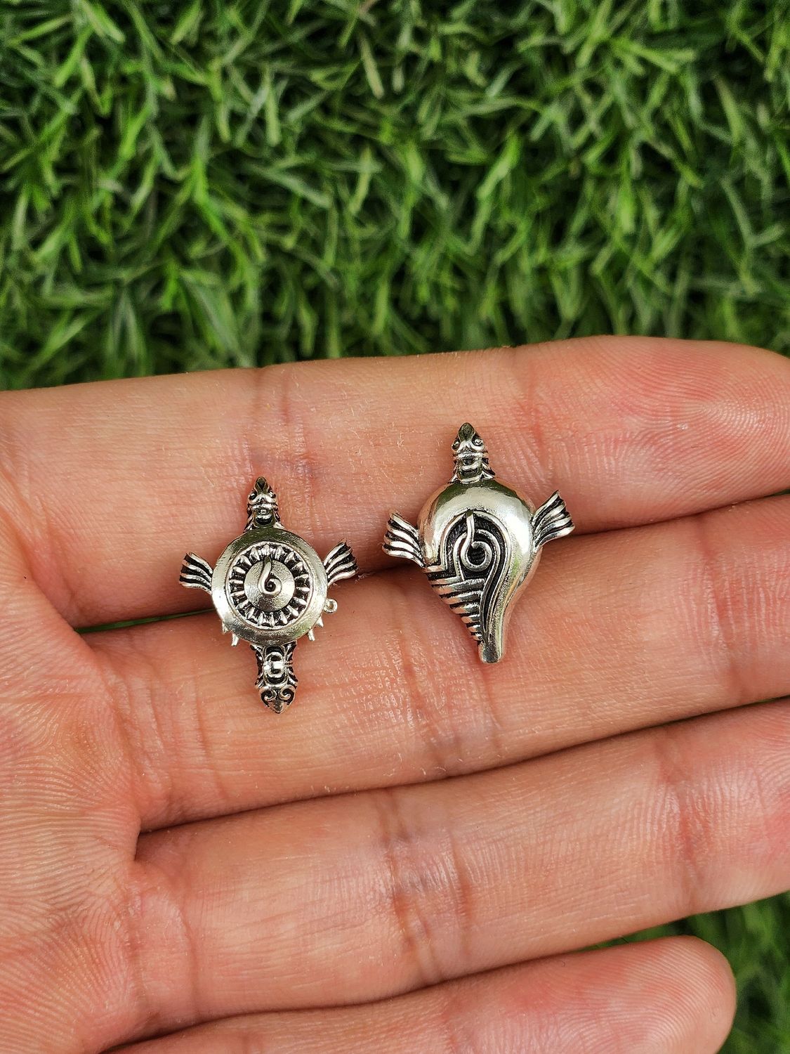 Shank Chakra Silver Studs