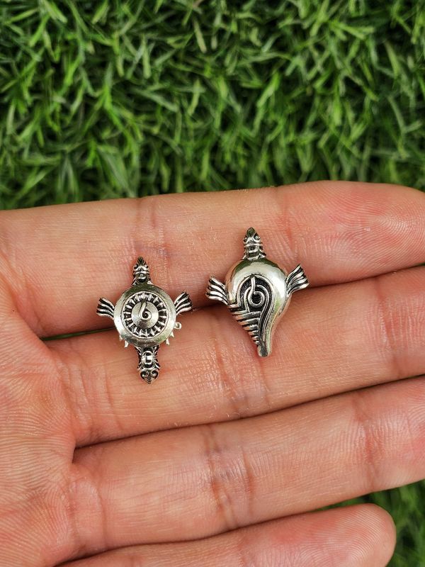 Shank Chakra Silver Studs