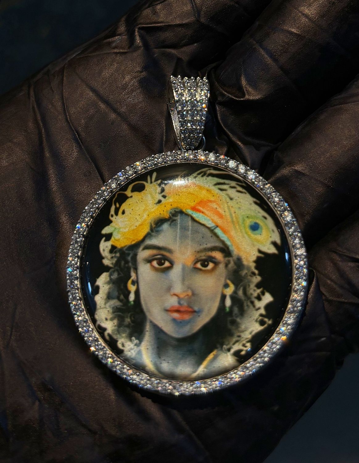 Hari Mukunda AD Pendant