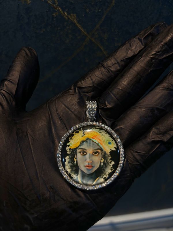 Hari Mukunda AD Pendant