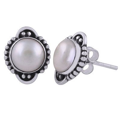 31. 925 Sterling Silver Pearl Stud Earrings  Item No.:  R6100559-9