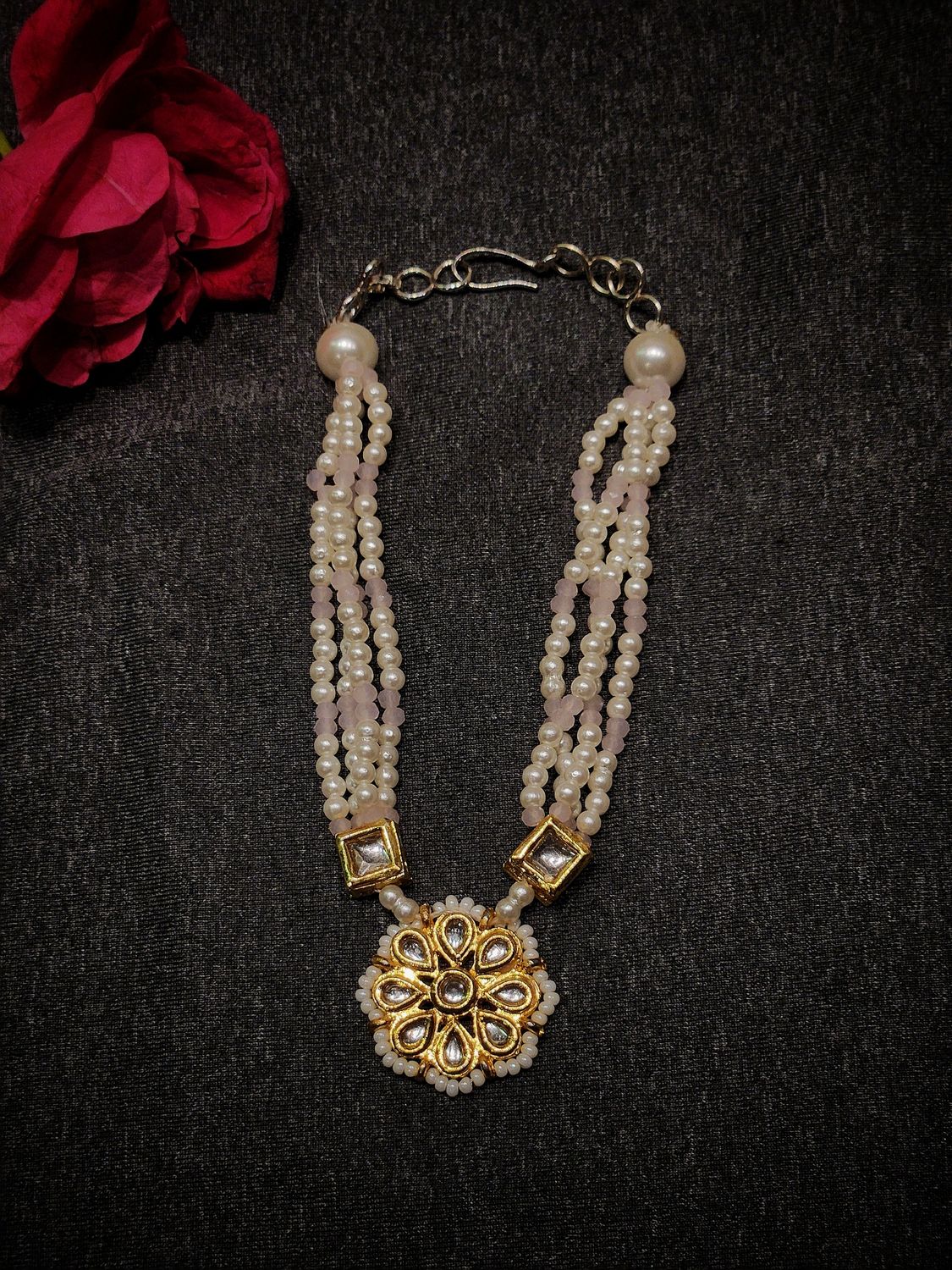 Pearn Necklace