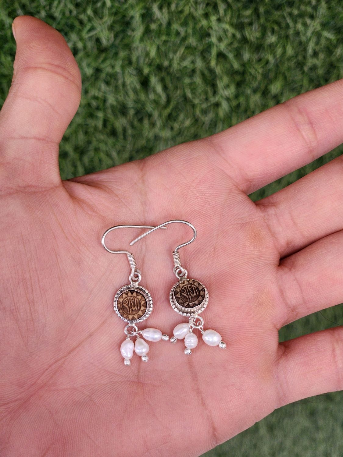 Sri Radha Pearl Earings