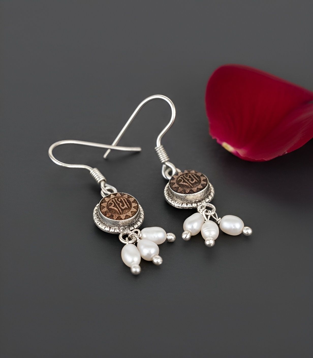 Sri Radha Pearl Earings