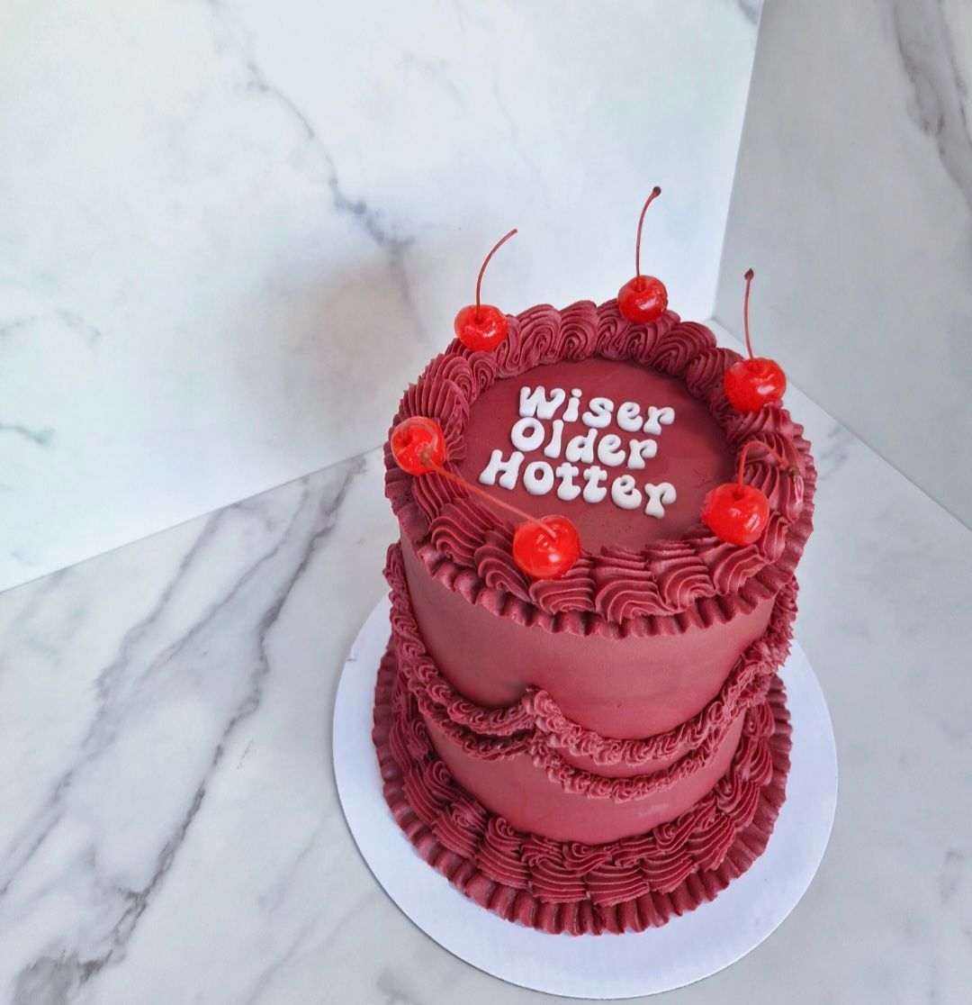 Merlot Dreams Lambeth Cake