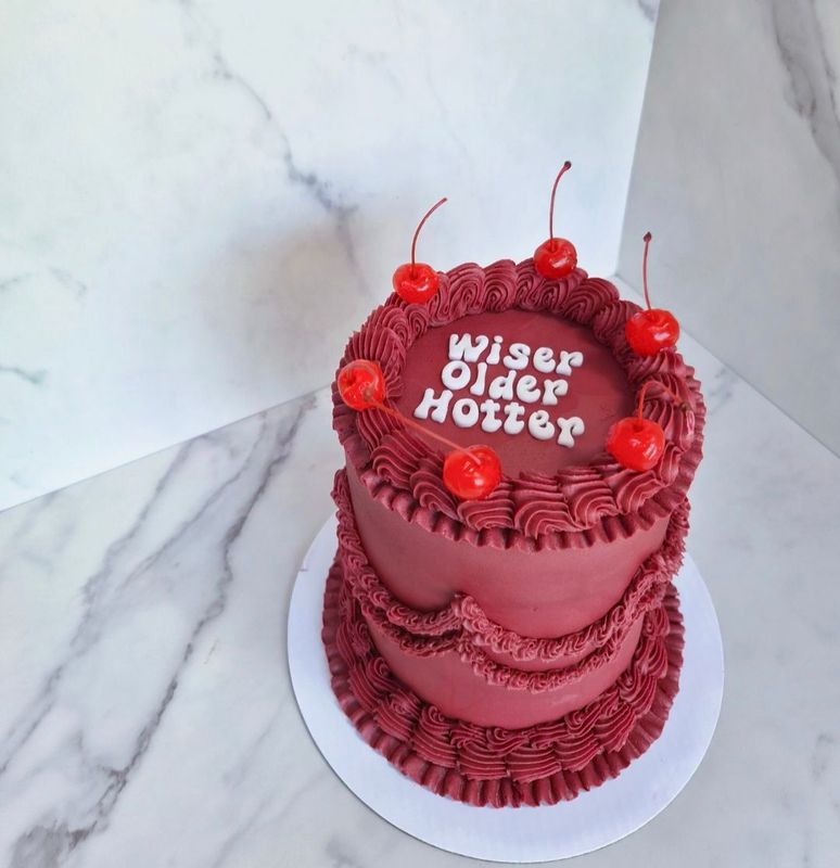 Merlot Dreams Lambeth Cake