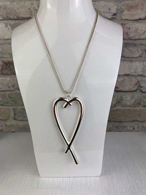 ​Long heart outline necklace in silver colour