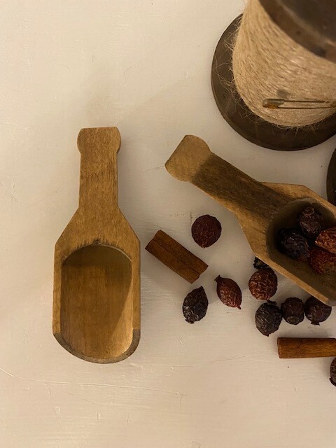 Mini Scoop-stained