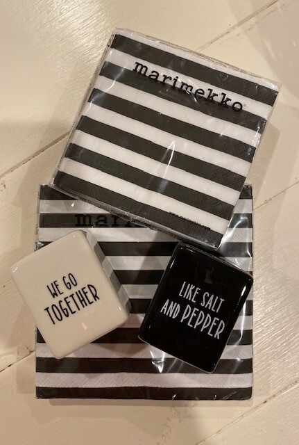 Black &amp; White Cocktail Napkins