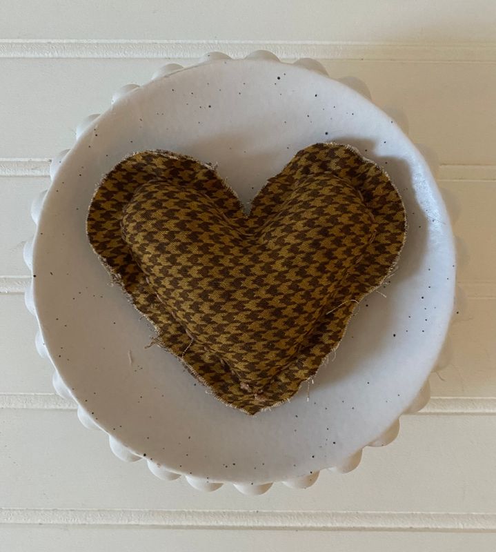 Mini Heart Pillow: Cinnamon