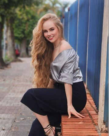 PRESENTADORA DE TV Y EVENTOS