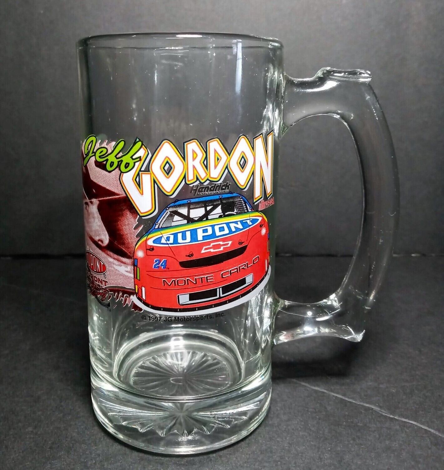 NASCAR Jeff Gordon #24 Dupont 5 1/2"H Glass Mug