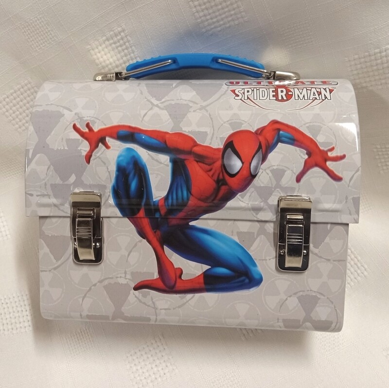 Marvel Ultimate Spider-Man Metal Mini Domed Tote (White)