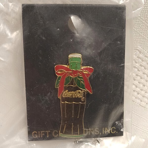 Coca-Cola with Ribbon Enamel Pin / Tie Tack
