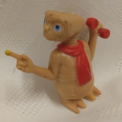 E.T. The Extra-Terrestrial PVC Figure with Phone