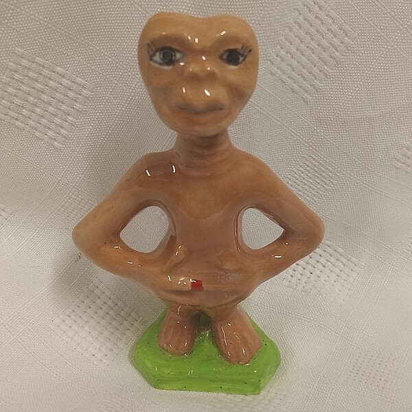 4 1/4&quot;H E.T. The Extra-Terrestrial Ceramic Figure