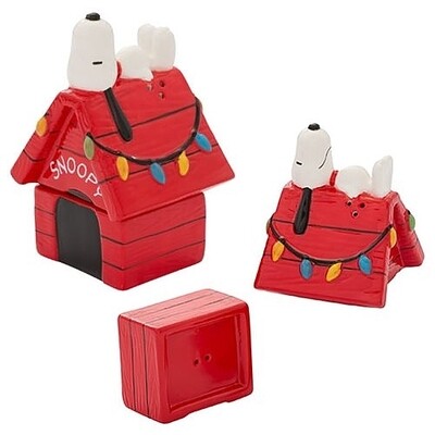 Peanuts Snoopy and Doghouse Christmas Ceramic Salt & Pepper Shakers