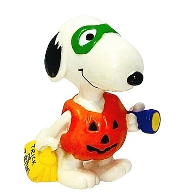 2 1/4"H Snoopy in Pumpkin Costume PVC Figure