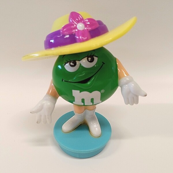 M&amp;M Easter Topper - GREEN in Yellow Hat