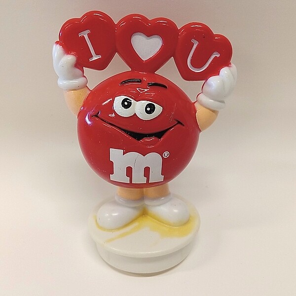 M&amp;M Valentine&#39;s Topper - RED with &quot;I (heart) U&quot;