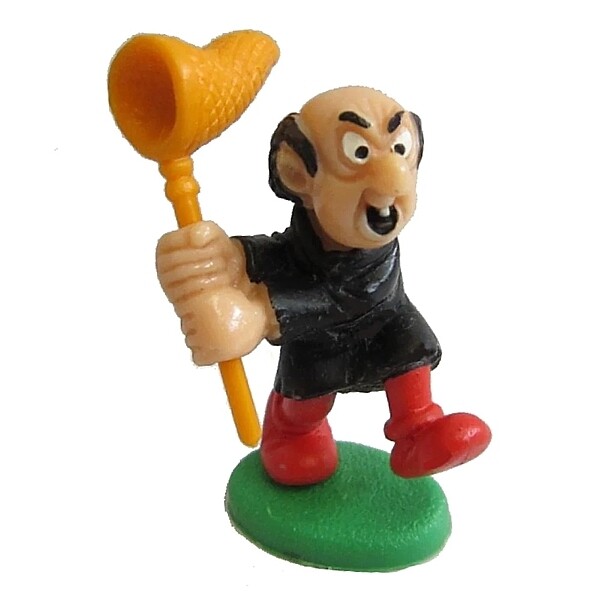 The Smurfs 3 1/2&quot;H Gargamel with Net PVC