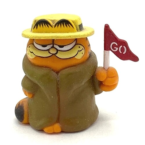 Garfield with &quot;GO&quot; Flag PVC Figure
