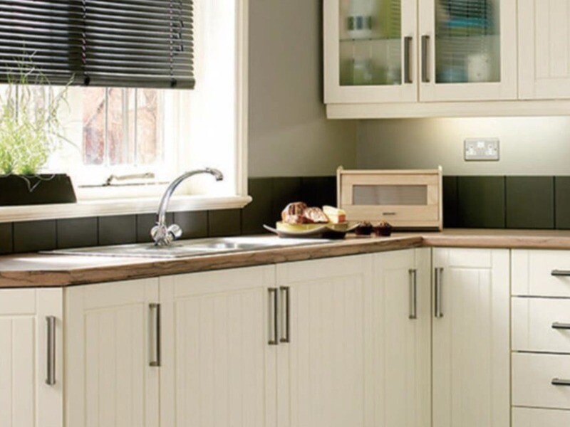 Fitted Kitchen | Matte Cream Country Kitchen , ST002/10