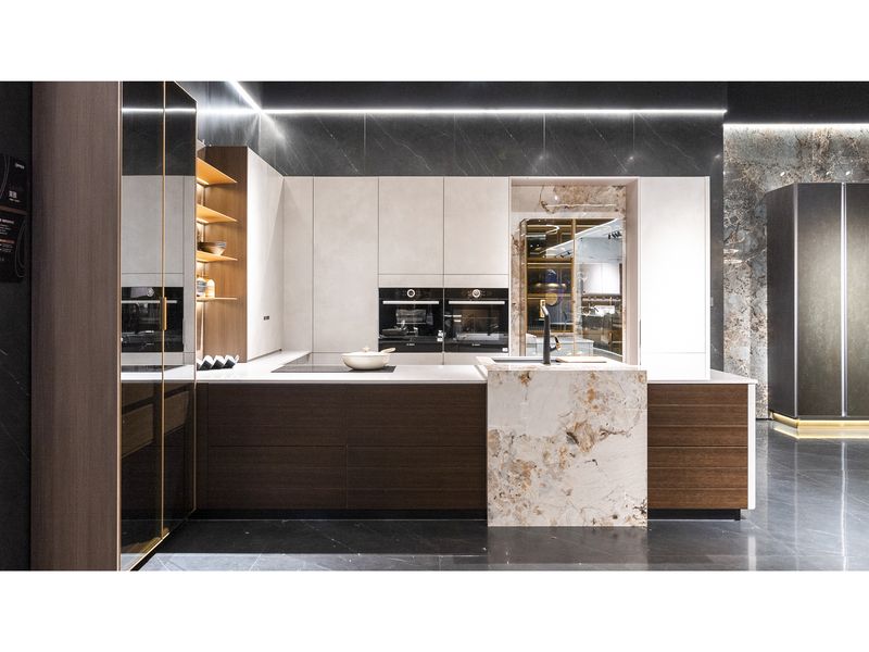 Custom-Made | Leyah Contemporary Kitchen, Smoked Veneer