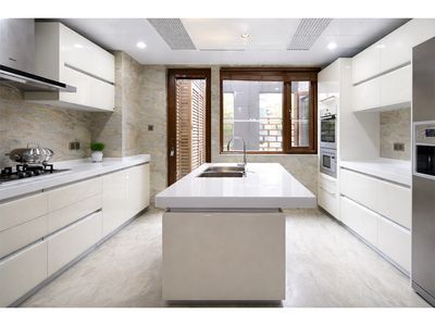 Fitted Kitchen | High Gloss, Cream White, HQ002/10