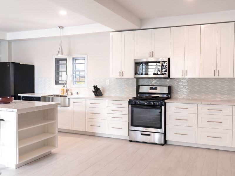 Kitchen Custom | White, Contemporary, Solid Wooden
