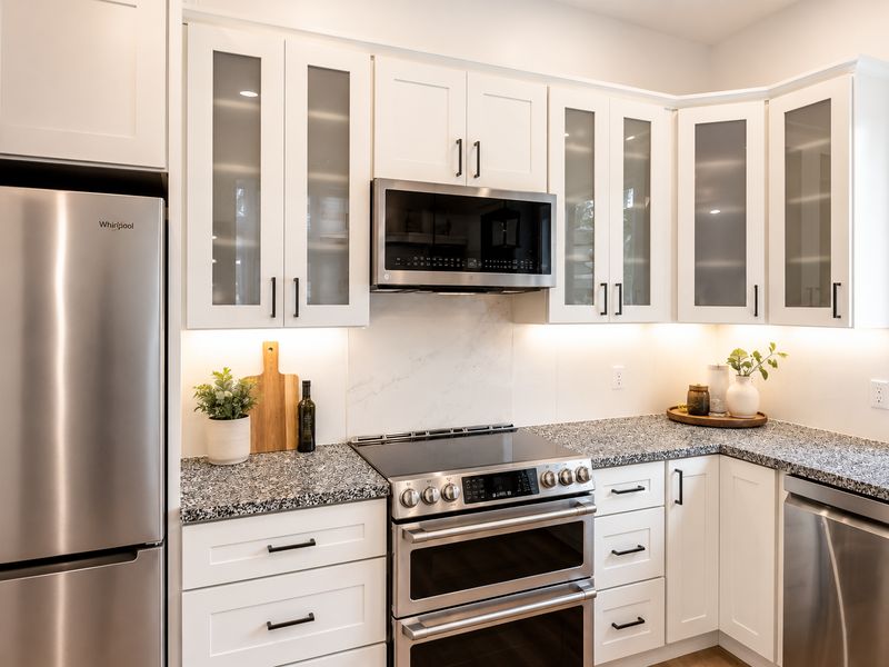 9ft x 26" x 17 or 34mm | Granite Countertop - Granite Grey