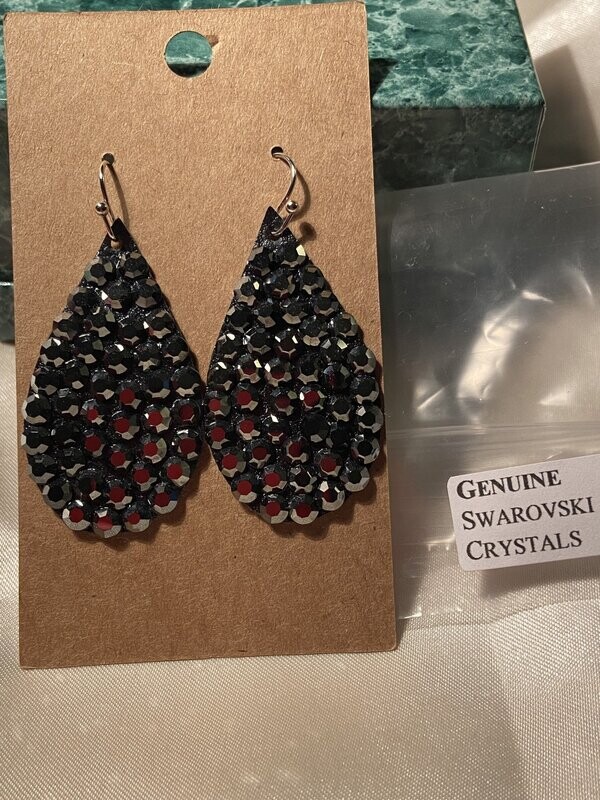 Medium Closed Teardrop