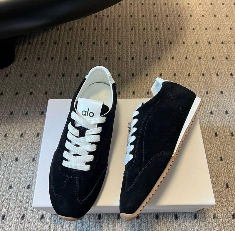 Alo Sunset Sneaker in Black