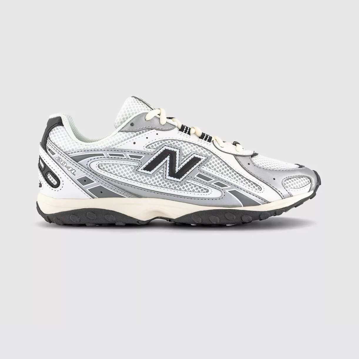 New Balance204L TrainersSilver Metallic Black