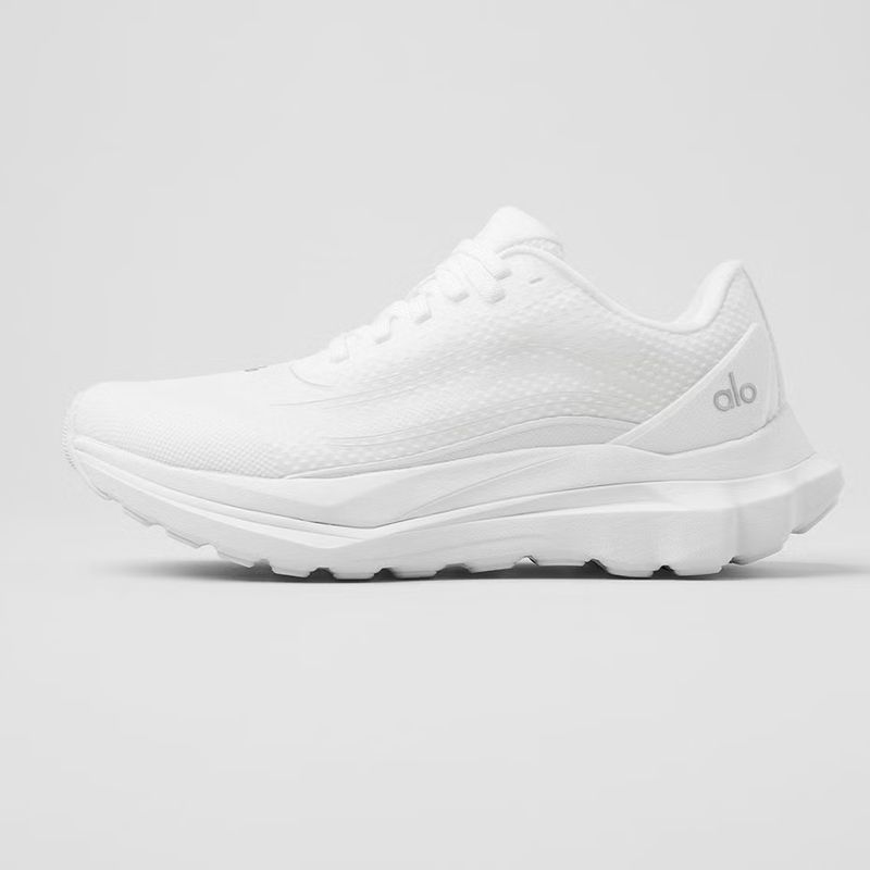 alo yoga runner white/white