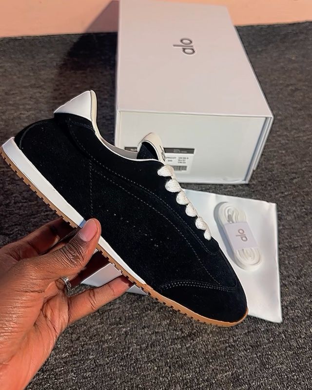 Alo Sunset Sneaker in Black