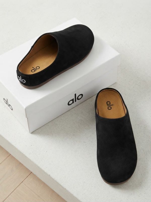 alo Sacha split suede mules / black 