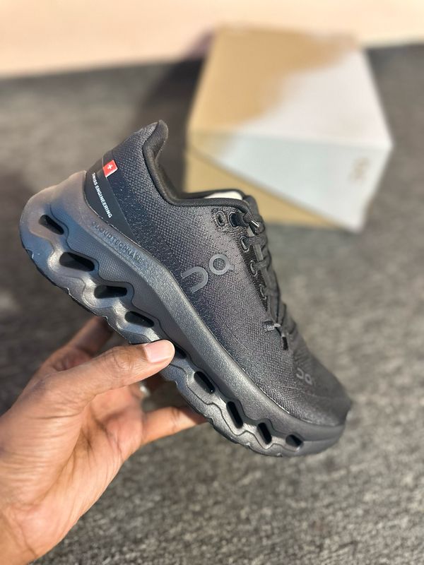 On Cloudtilt shoe in the black “Eclipse 
