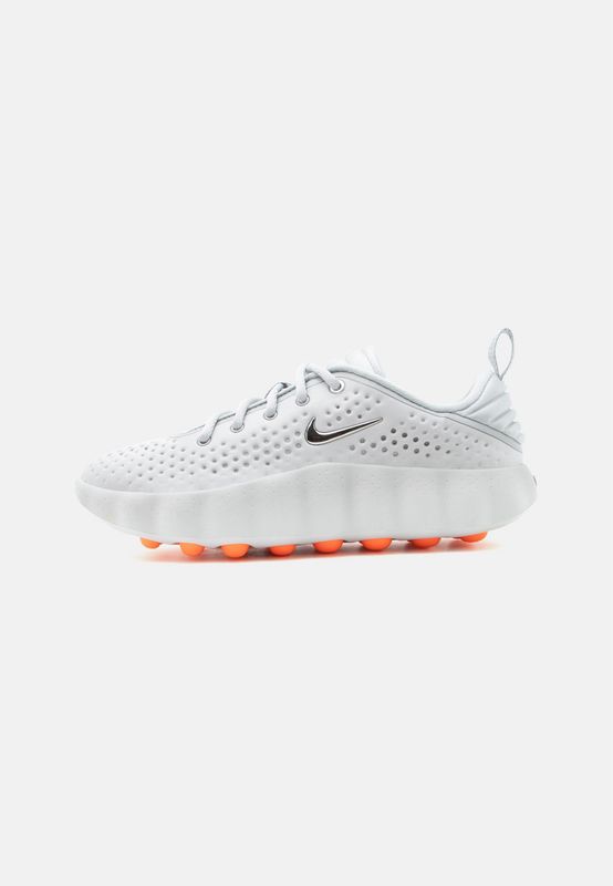 Nike Performance MIND 002 - Training shoe - light smoke grey/chrome/photon dust