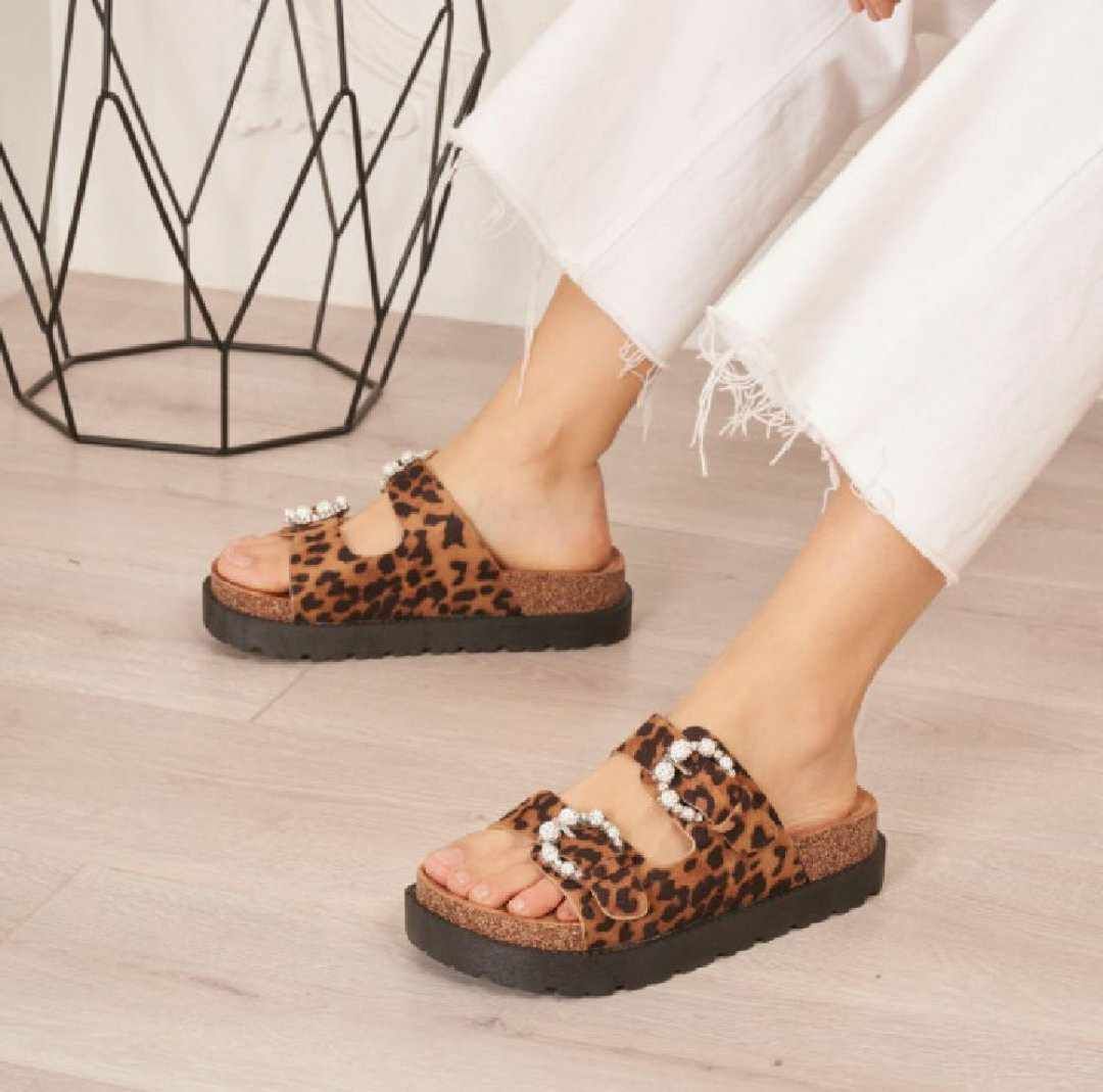 Leopard print buckled sandals