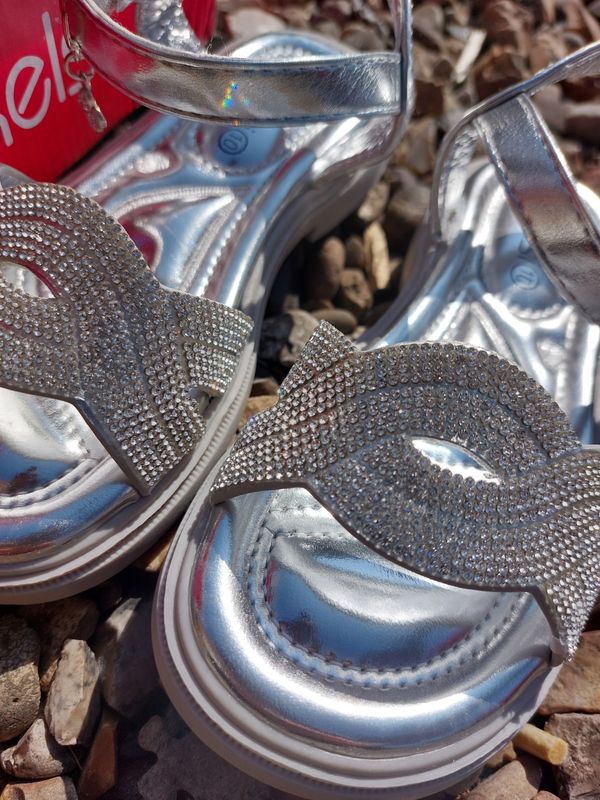 Kids bling sandals